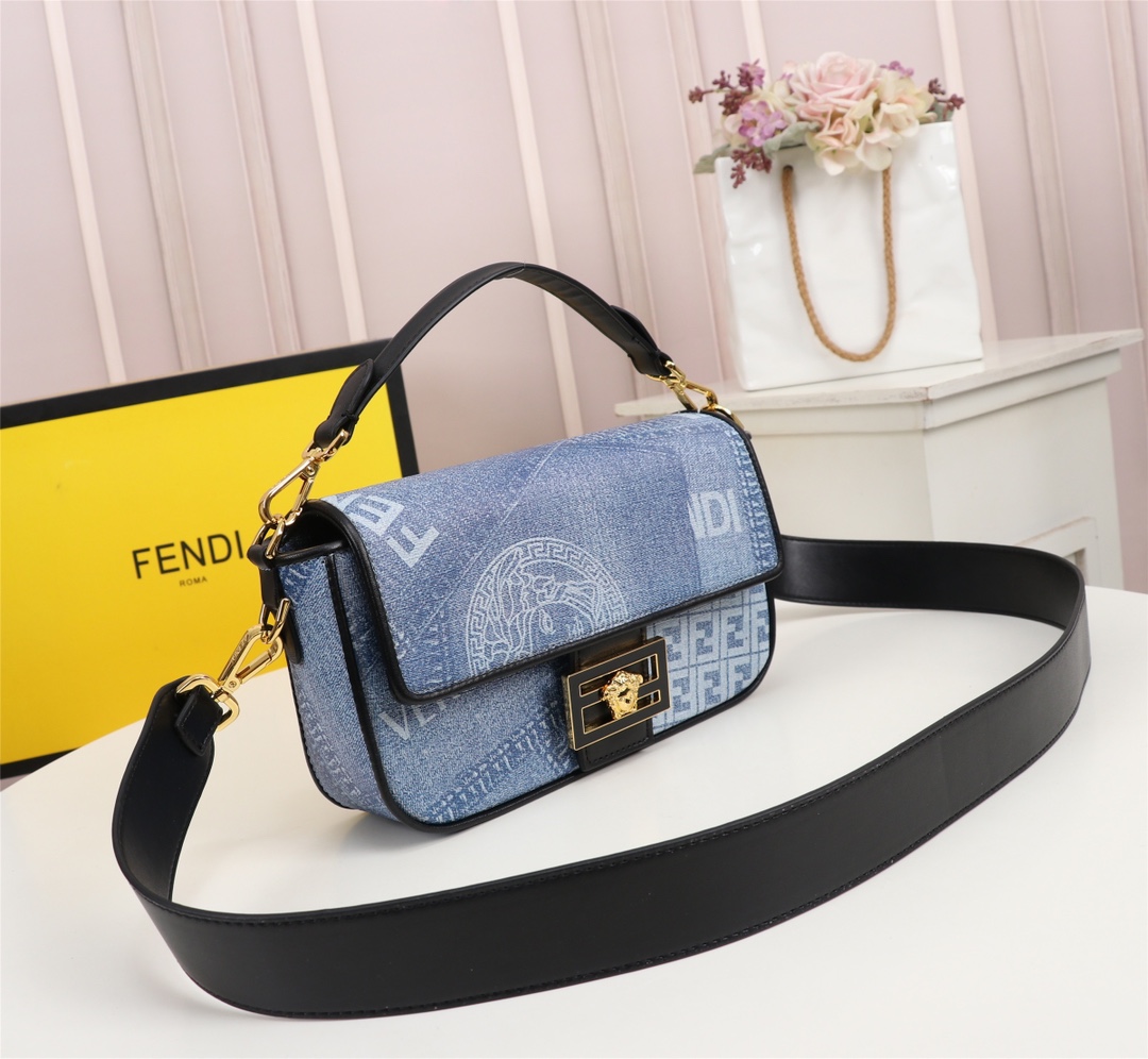 TOP FENDI Versace Baguette Canvas Bag - Blue