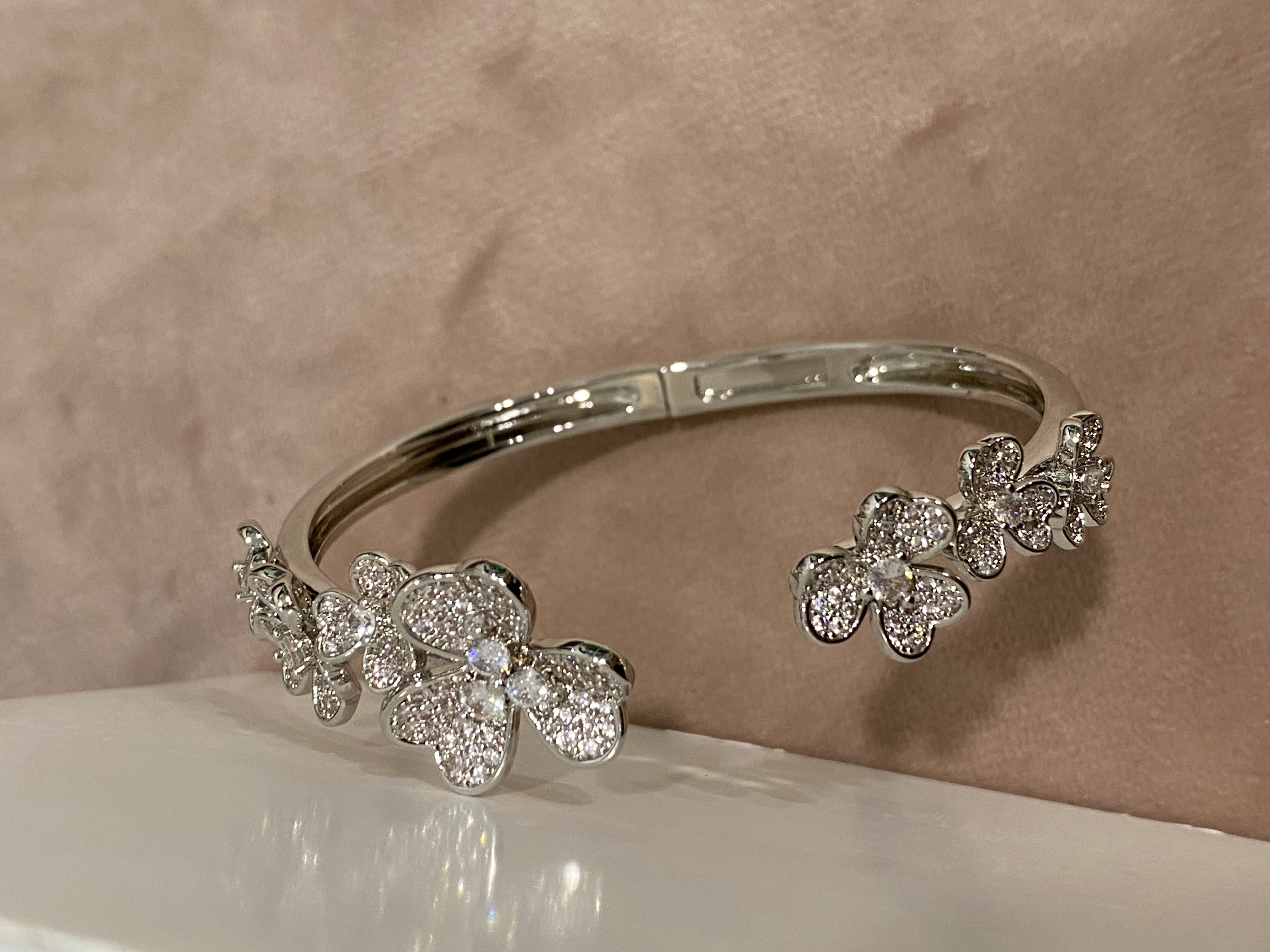 TOP Van Cleef & Arpels VCA Bracelet - Sliver