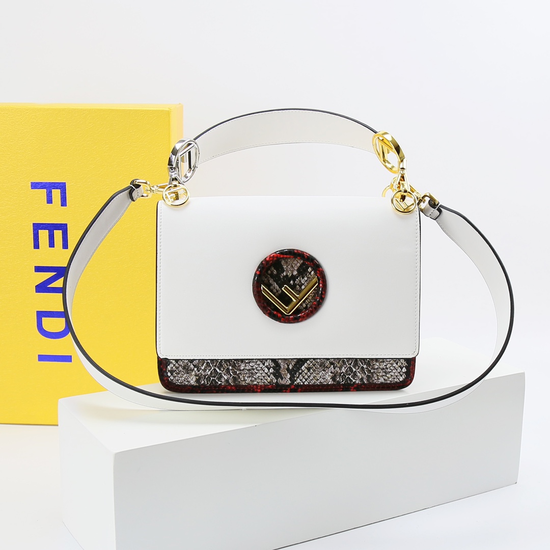 TOP FENDI Mania Snake Pattern Latest Flip Bag 25*10*18cm - White