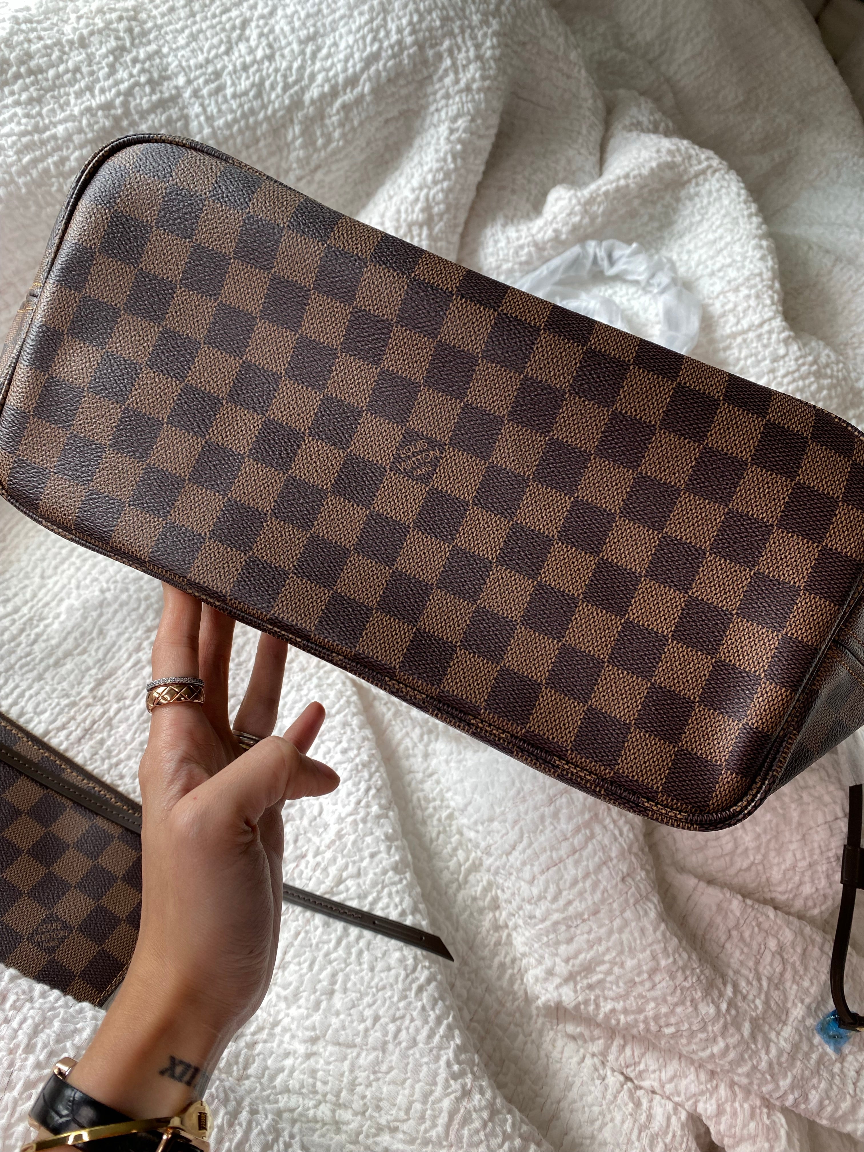 TOP Louis Vuitton LV £V Neverful MM Damier Ebene - Red Interior