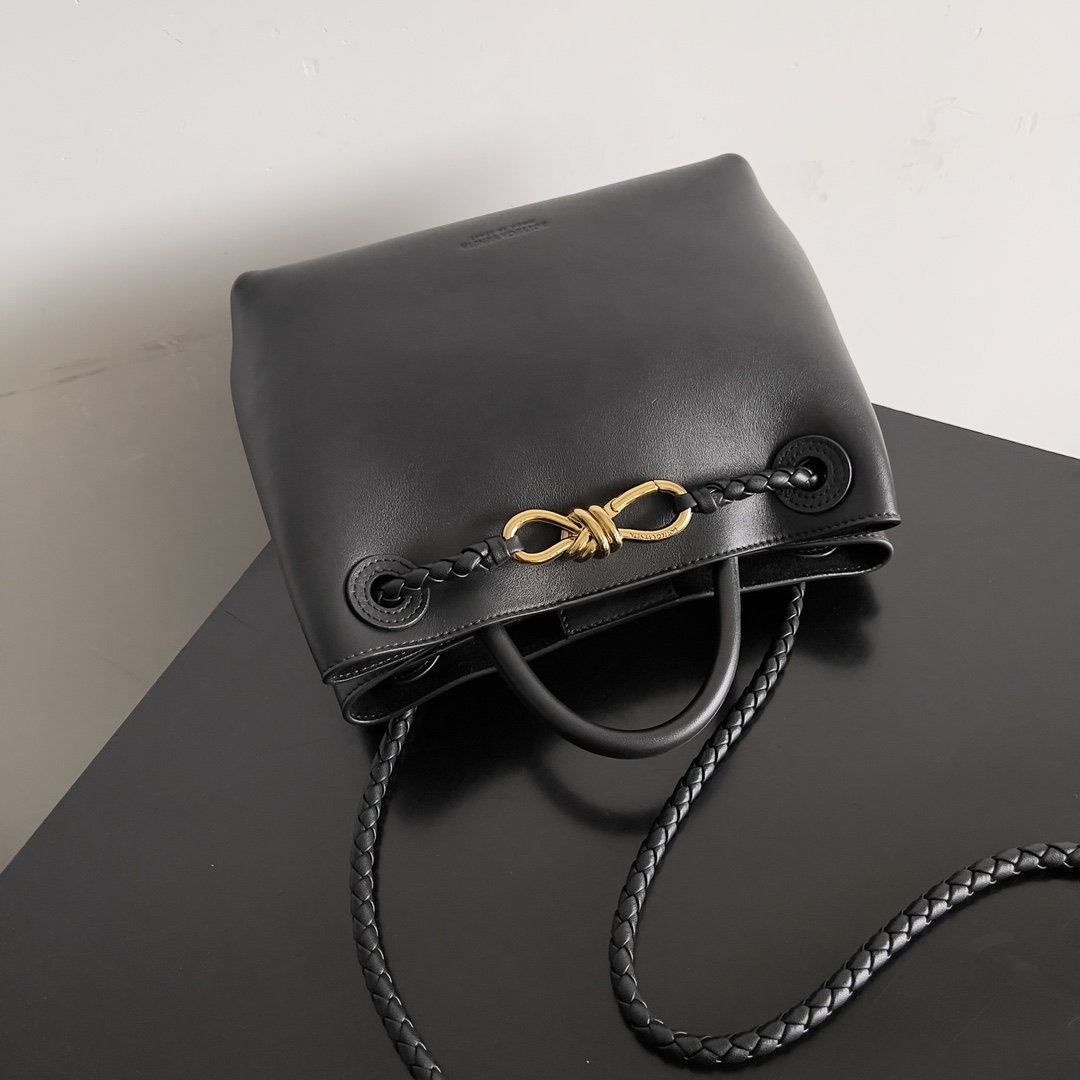 TOP Bottega Veneta BV Andiamo Bag 25x22x10.5cm/32x24x12cm - 3 Color