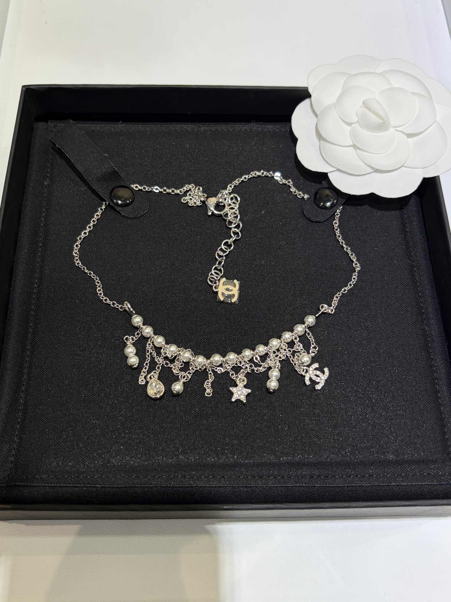 TOP CHANEL Necklace - Silver