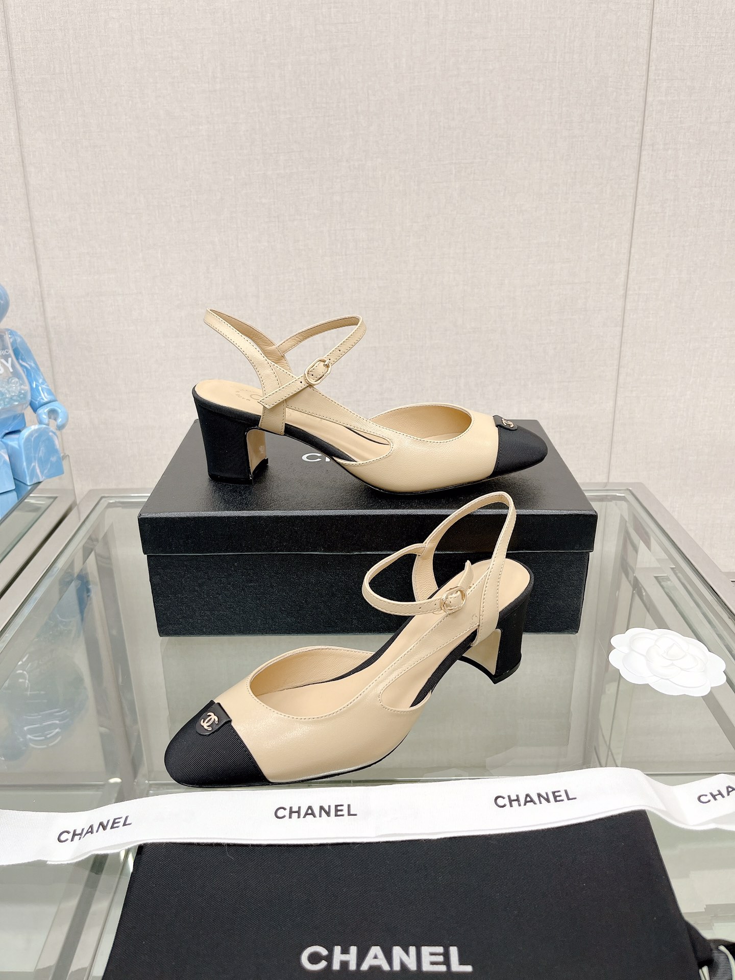 TOP CHANEL Vintage Thick Heels - 3 Color