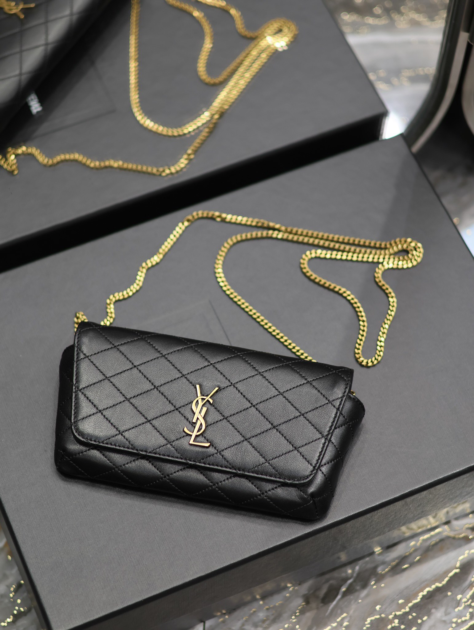 TOP Yves Saint Laurent YSL Lambskin Gaby Chain Bag - Black/White&GHW