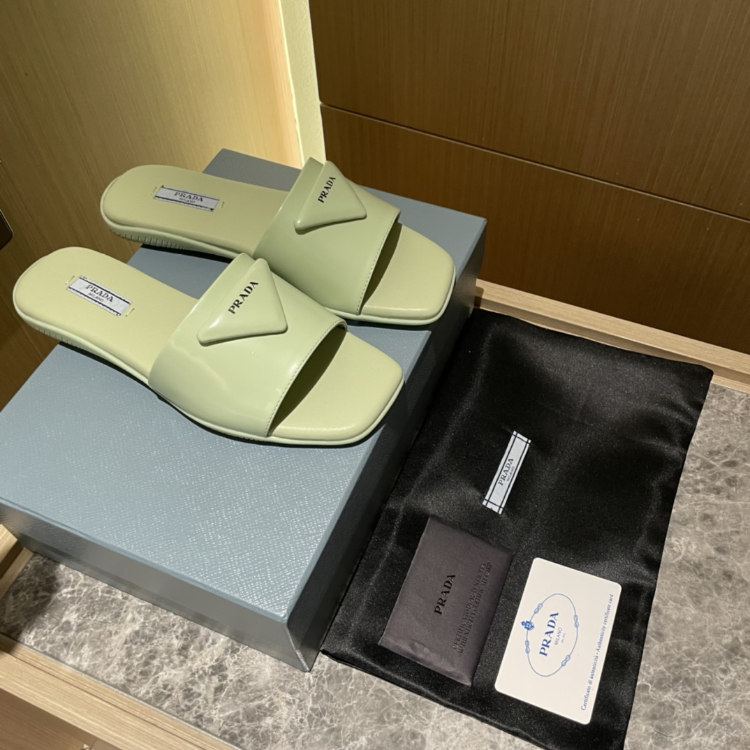 Prada  Bright Fat Slippers Fashion Sandals Slide (Replica)