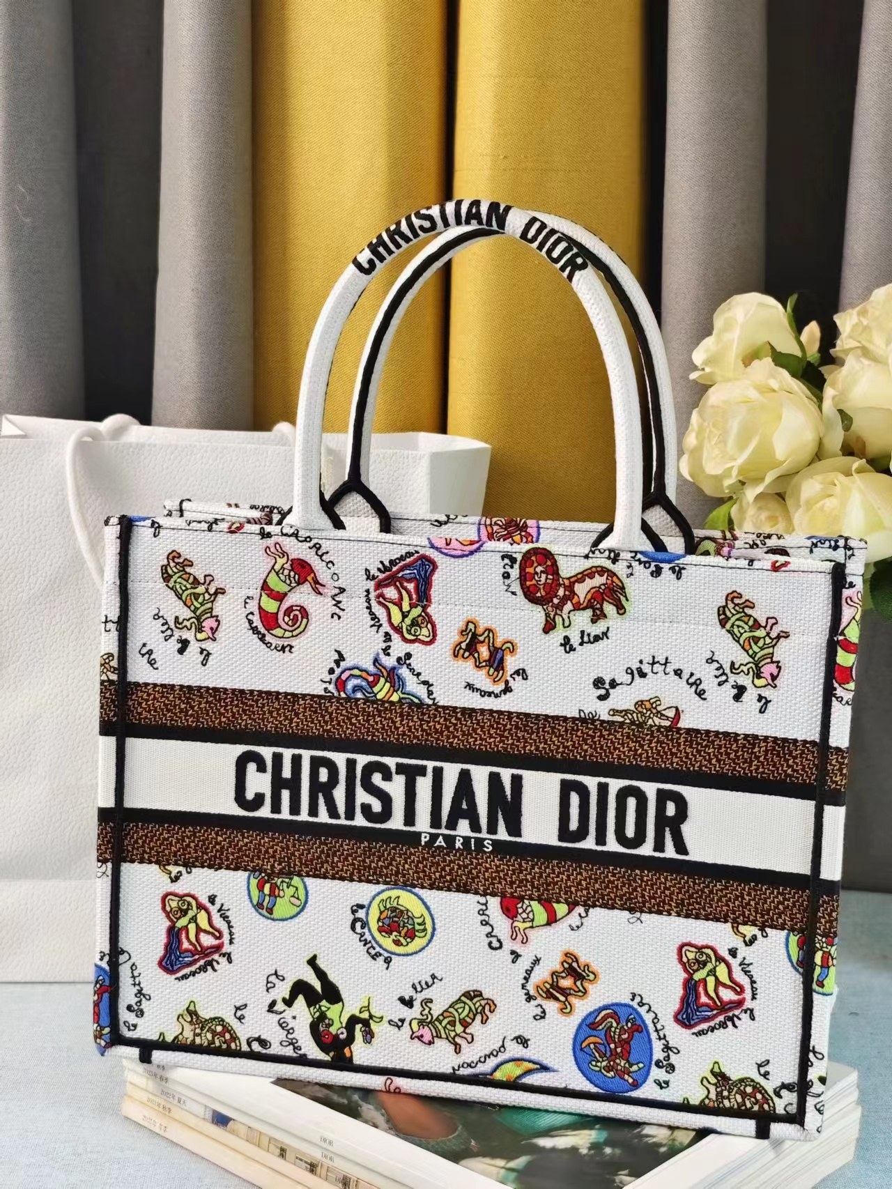 TOP Christian Dior Dragon Zodiac Embroidery Book Tote Bags - 36.5X27.5X16.5cm