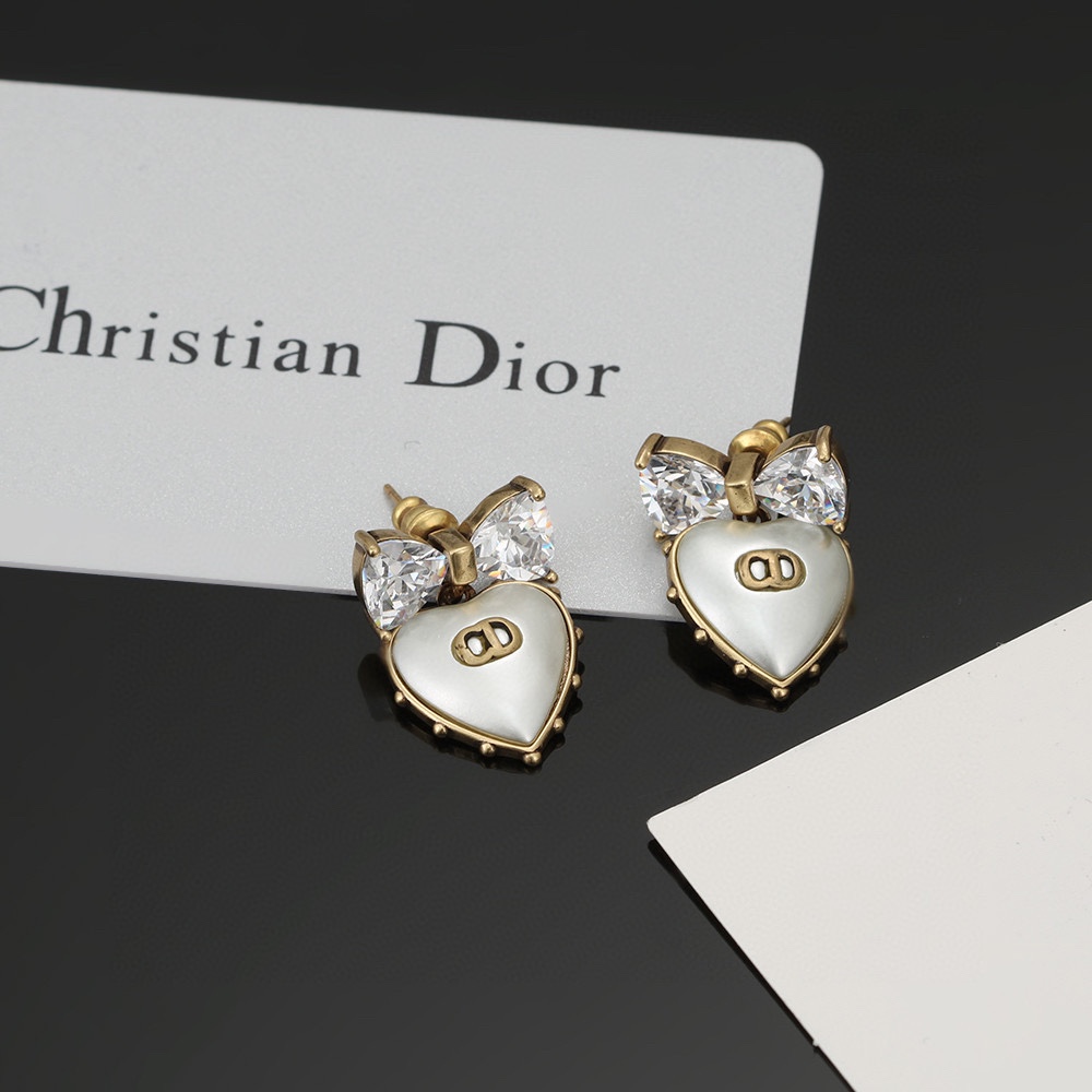 TOP Christian Dior Heart Earring