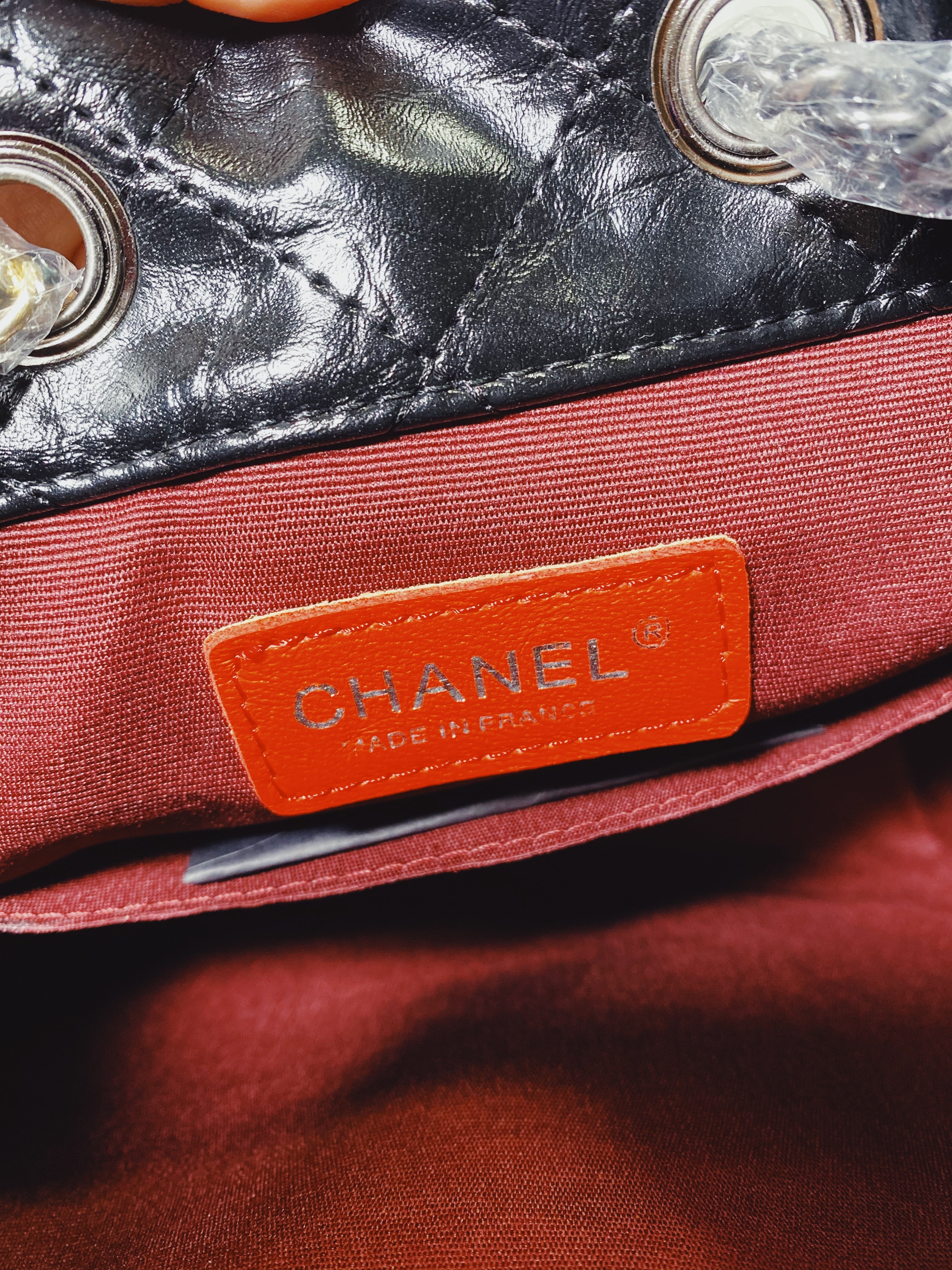 TOP CHANEL Quilted Bucket Backpack - BLACK