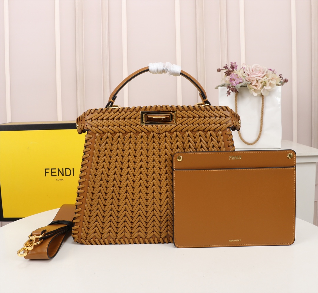 TOP FENDI Peekaboo ISeeU Handbag - Brown