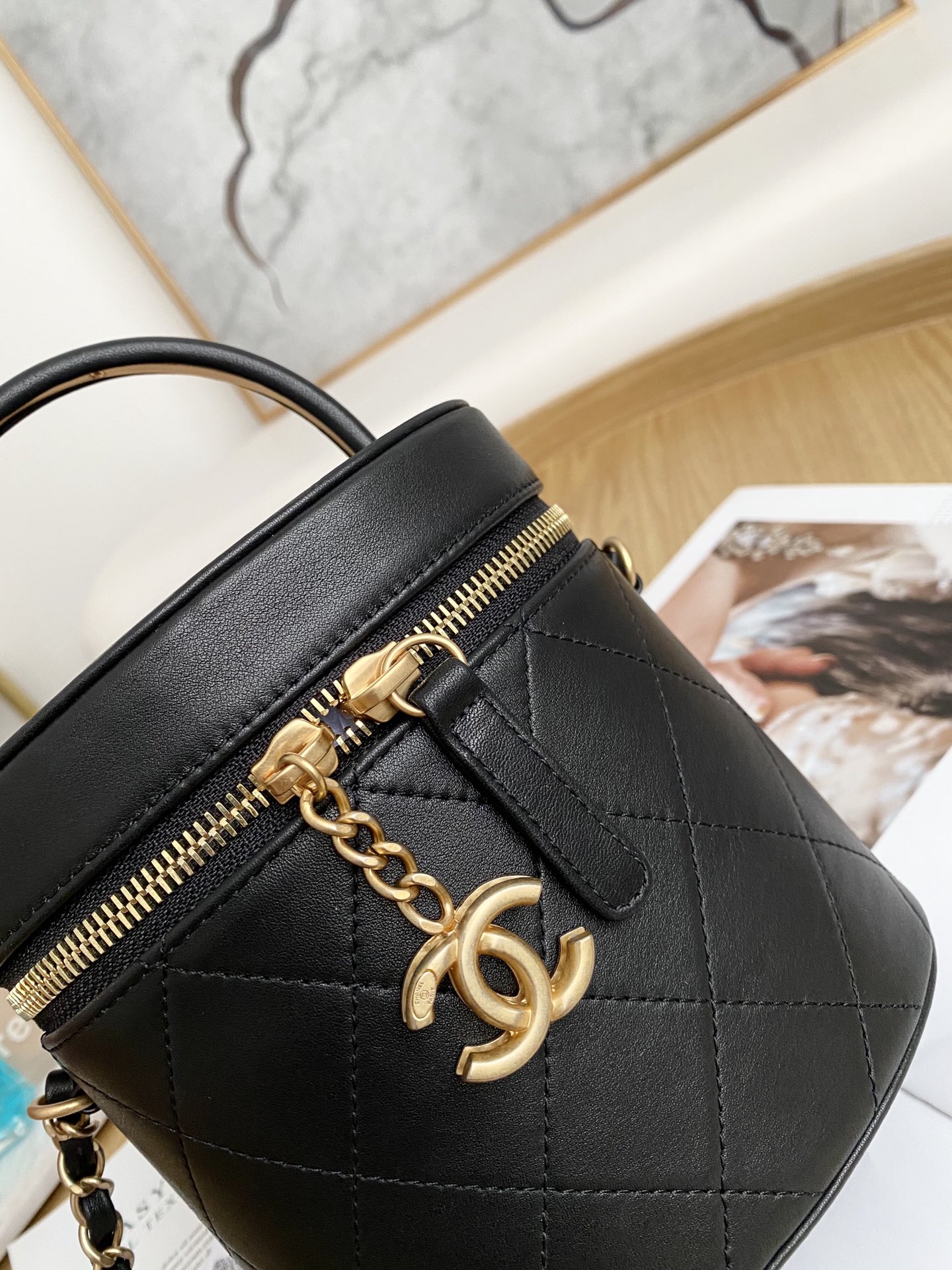 TOP CHANEL Cosmetic Bucket Bag  15*10*15 cm - Black