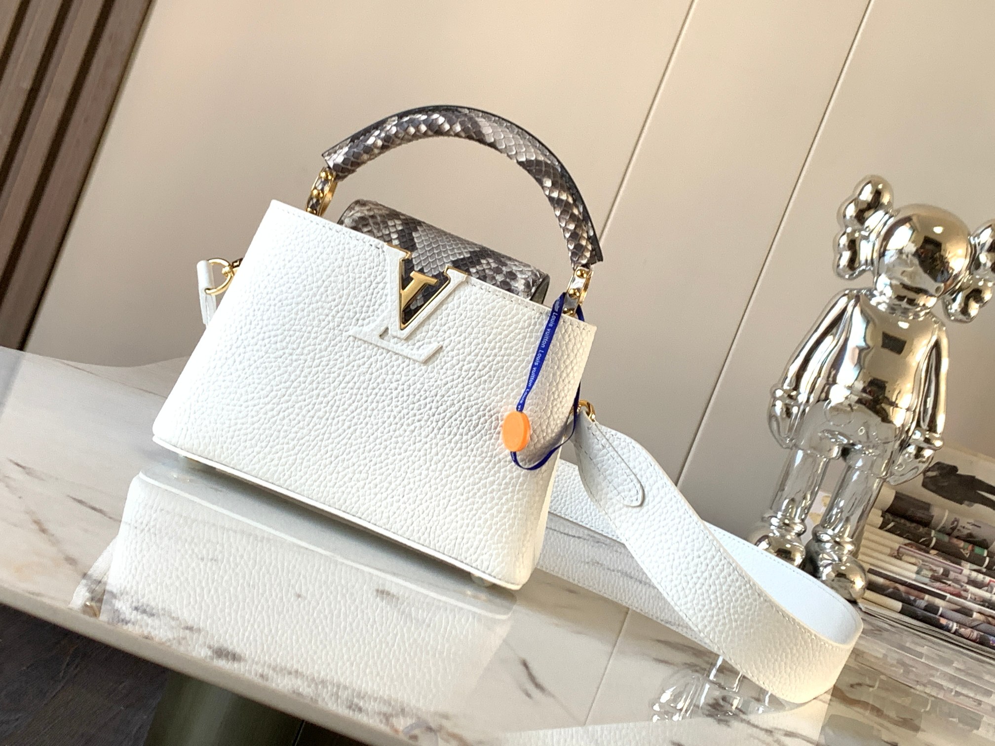 TOP Louis Vuitton LV Capucines Python Gold Buckle Bag - White