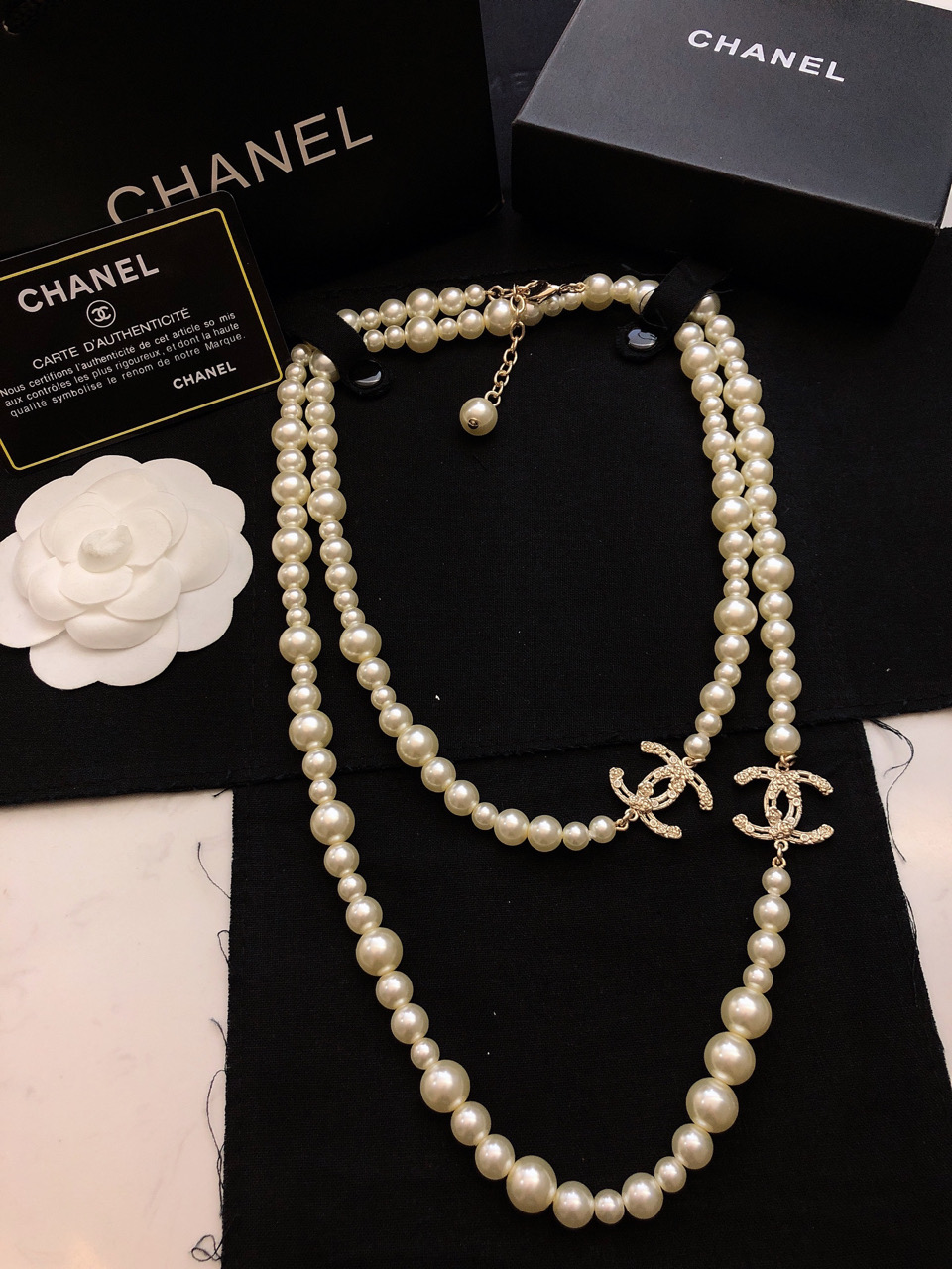 TOP CHANEL Classic Pearl Necklace
