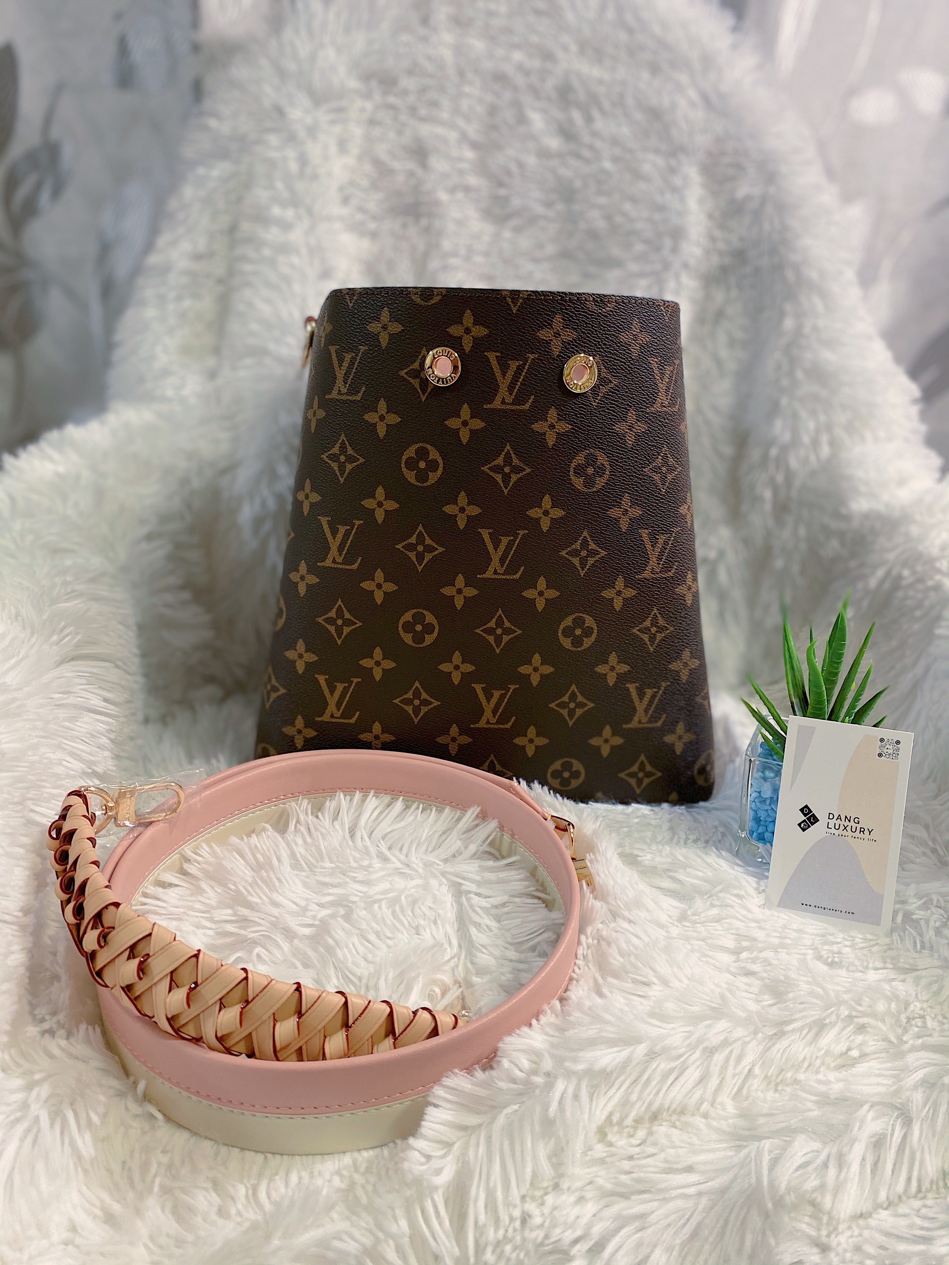TOP Louis Vuitton LV  Noe Monogram Bag With Braided Handle 26×26×17.5CM- Pink