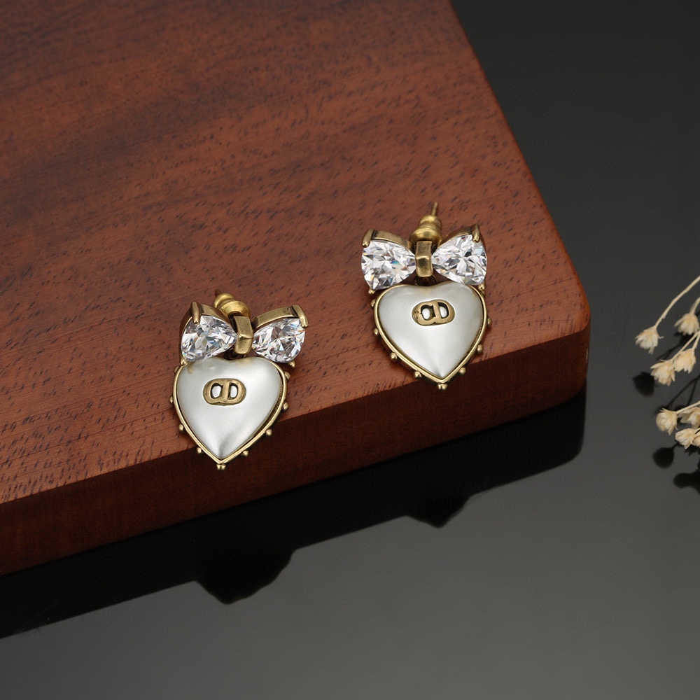 TOP Christian Dior Heart Earring