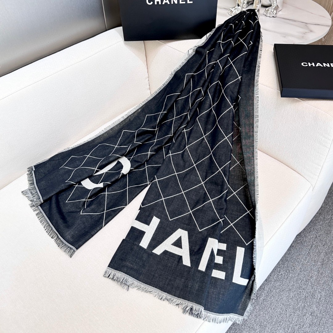TOP CHANEL Black and White Scarf 70x200cm - Black and White