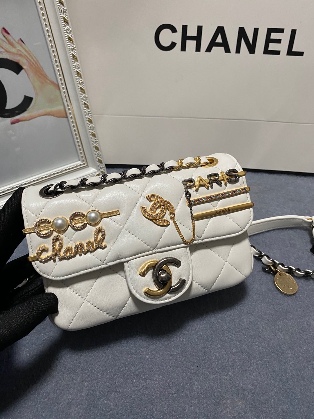 TOP CHANEL Badge19 Bags - 19/22cm - White&Black
