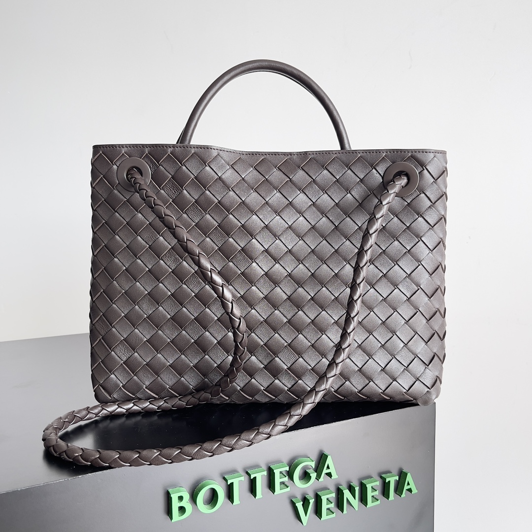 TOP Bottega Veneta BV Andiamo Bags - Brown