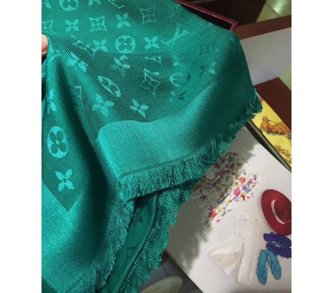 TOP Louis Vuitton LV L*V Big Square Scarf - Green