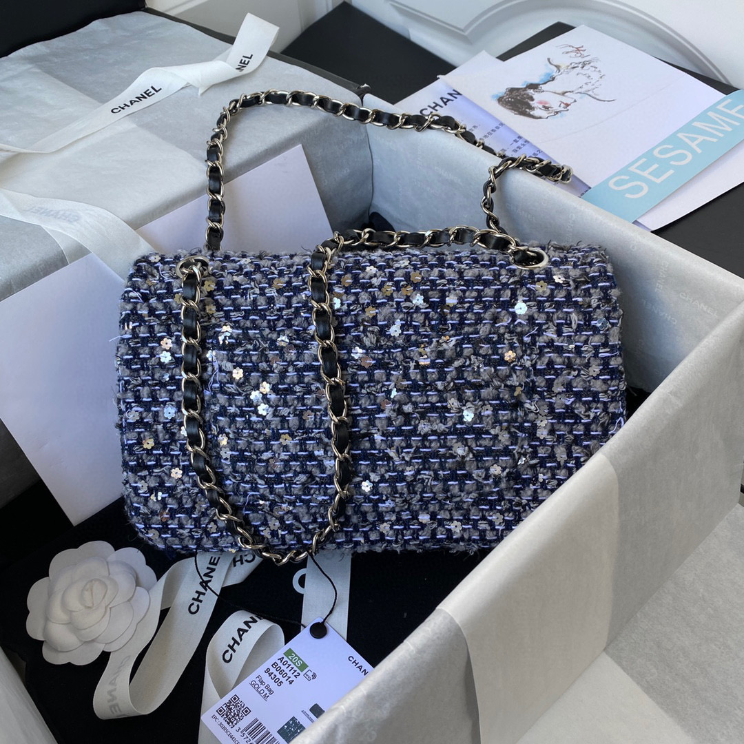 TOP CHANEL Classic Flap Bag Tweed Medium 25.5cm - Multicolour & GHW
