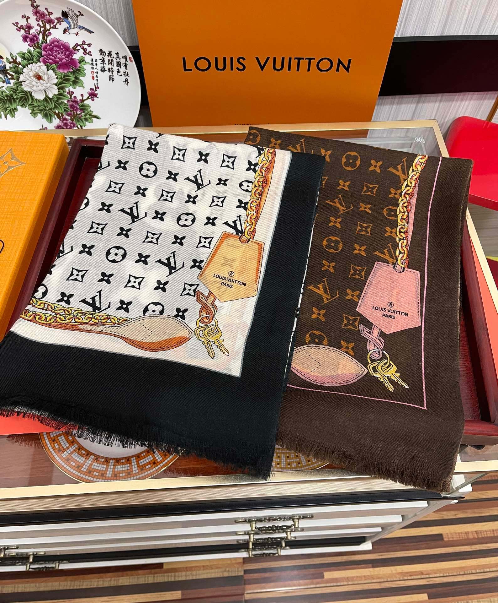 TOP Louis Vuitton Cashmere Scarf 100x200cm-2 Colors