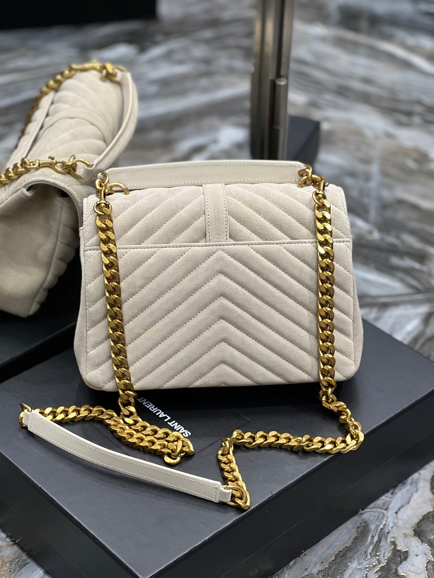 TOP Yves Saint Laurent YSL Small College Suede Handbag - White