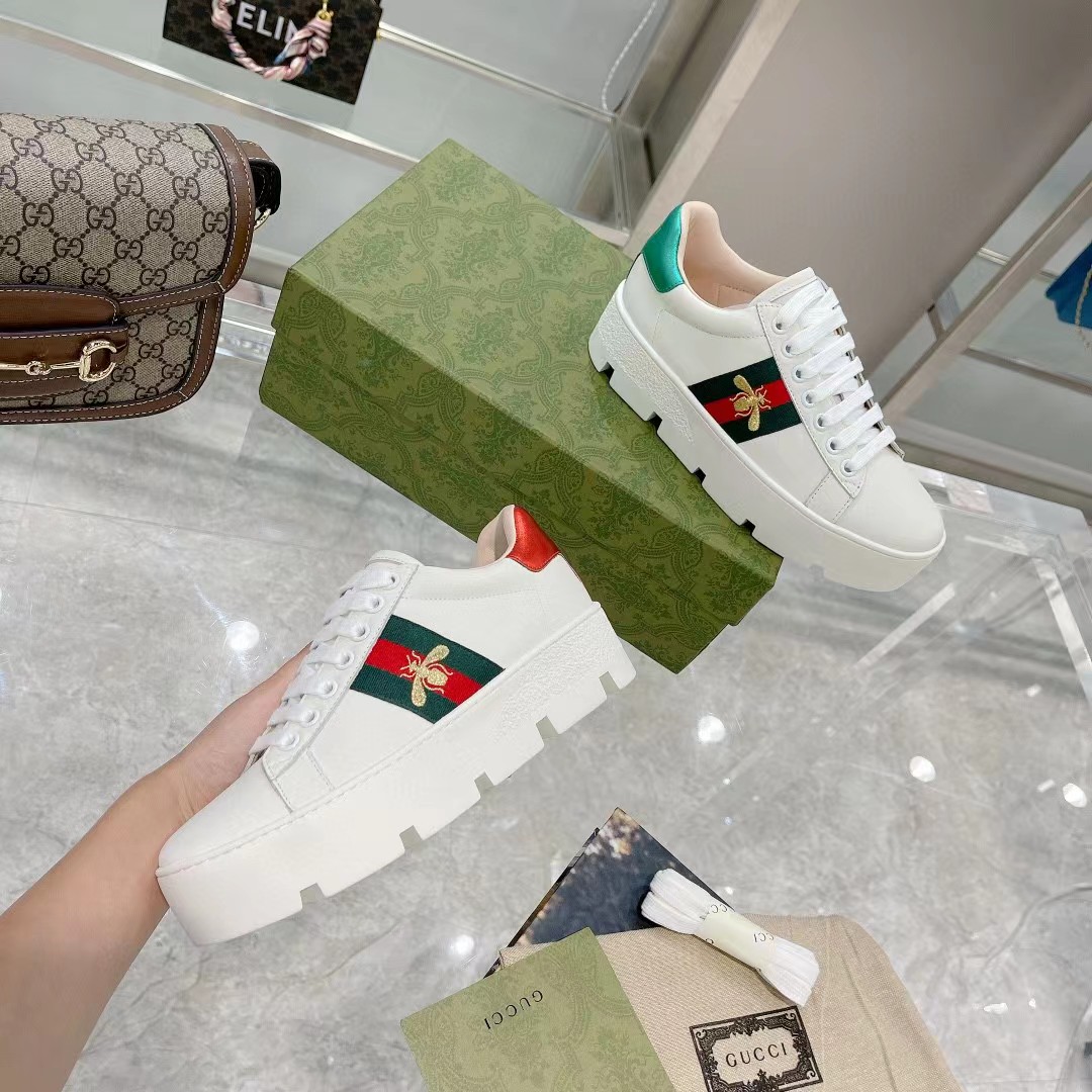 TOP GUCCI Sneakers with Bee Pattern - White