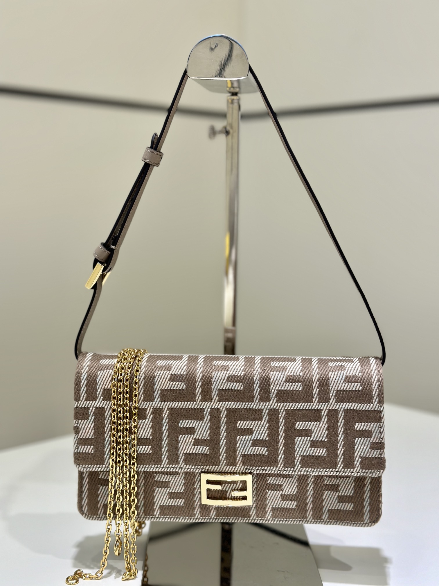 TOP FENDI FF Baguette Chain Bag 21*5*10cm - GHW