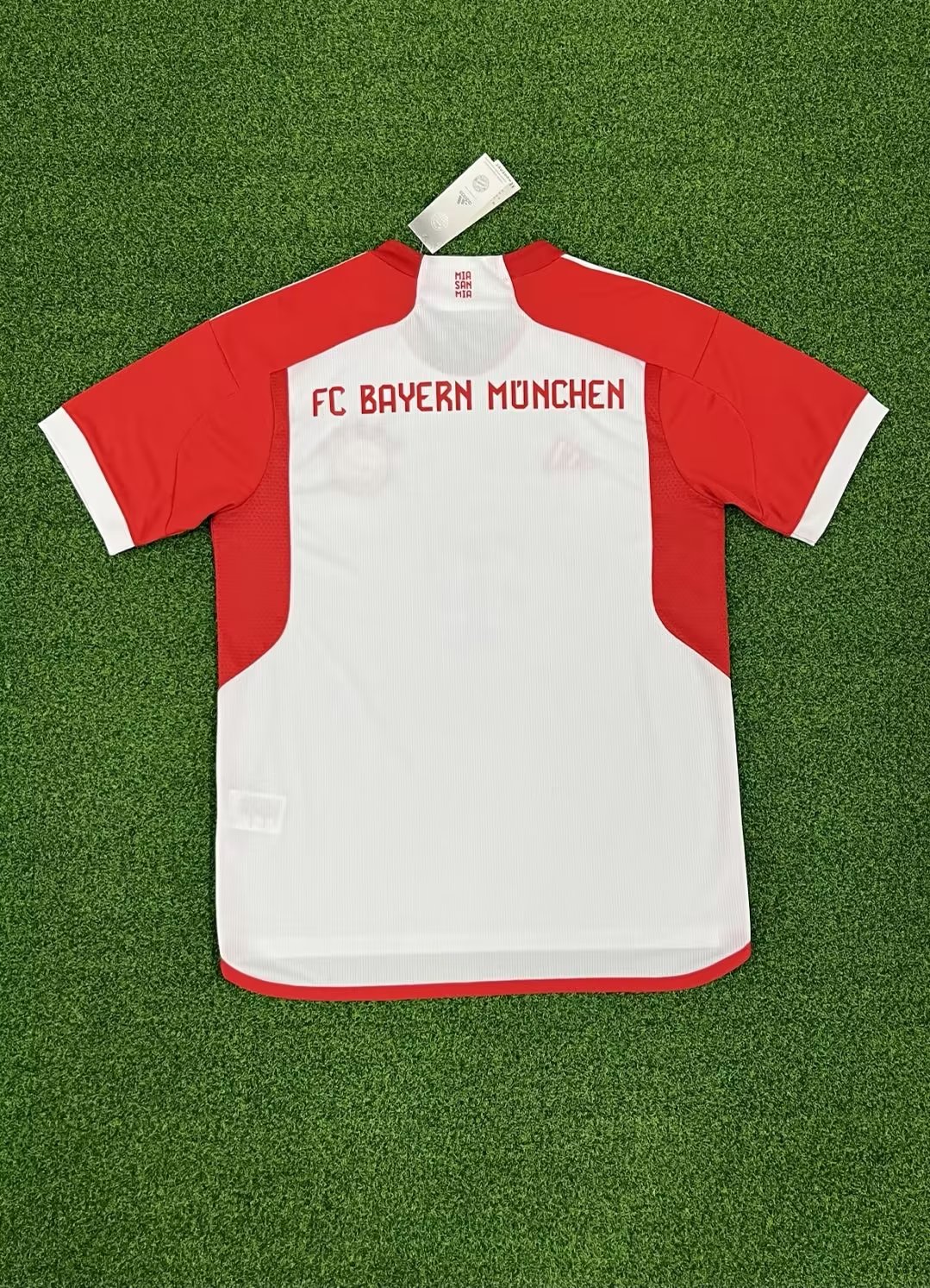 2425  Bayern Home jersey.Player embroidery version