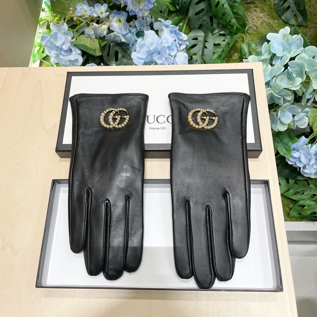 TOP GUCCI Women's  Gloves - Black