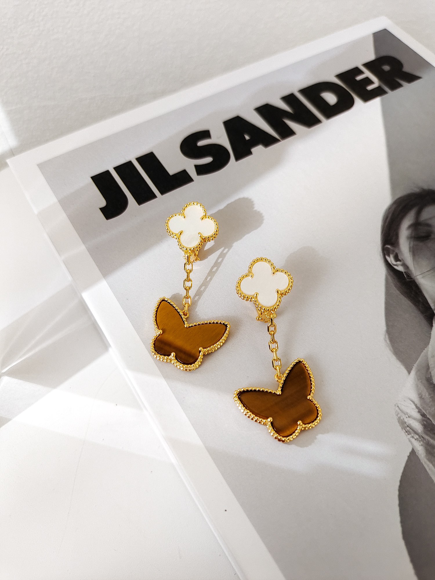 TOP Van Cleef & Arpels Tiger Eye Stone Double Flower Earrings