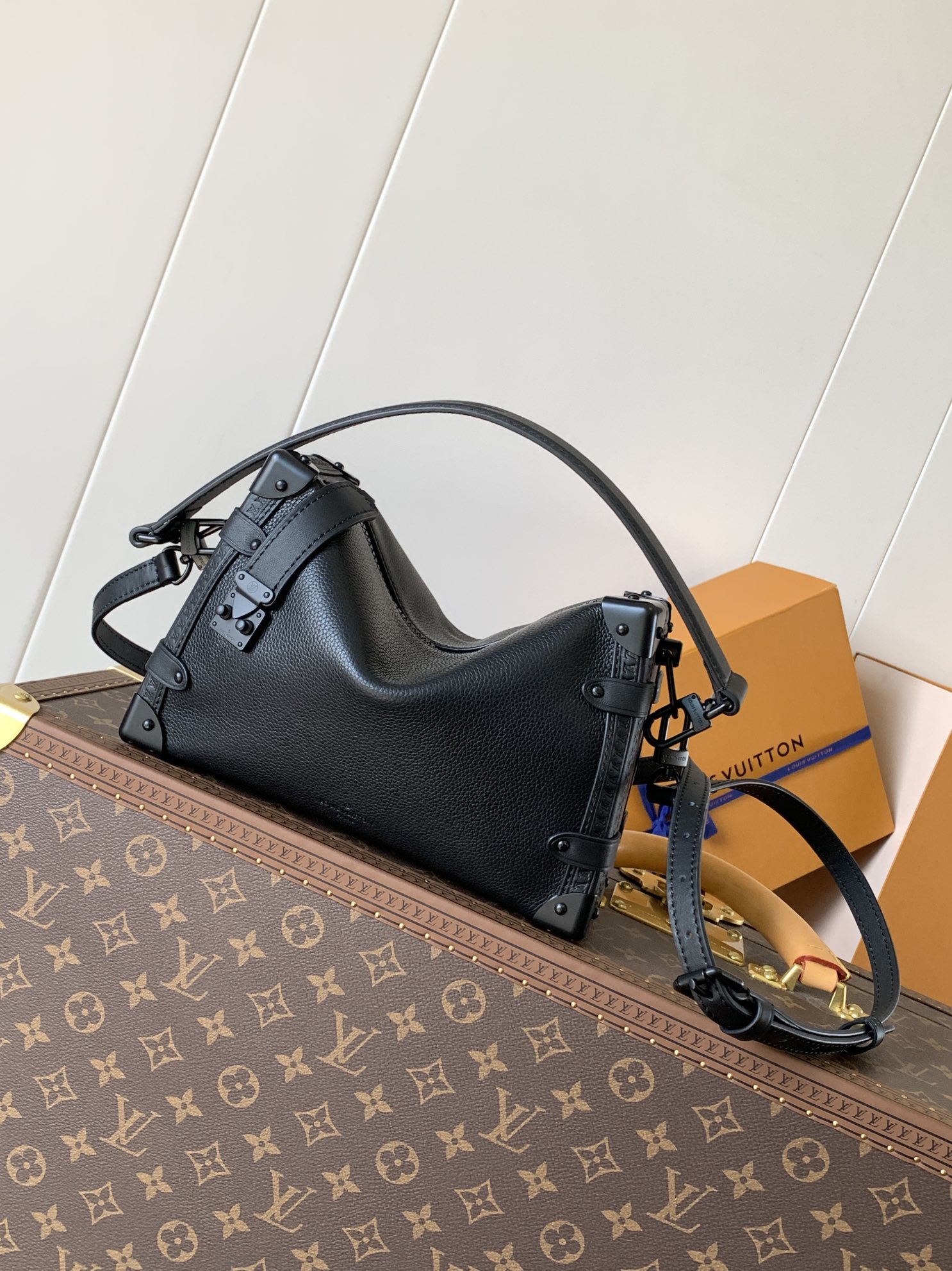 TOP Louis Vuitton LV Side Trunk 24*17*8cm - 3 Colors