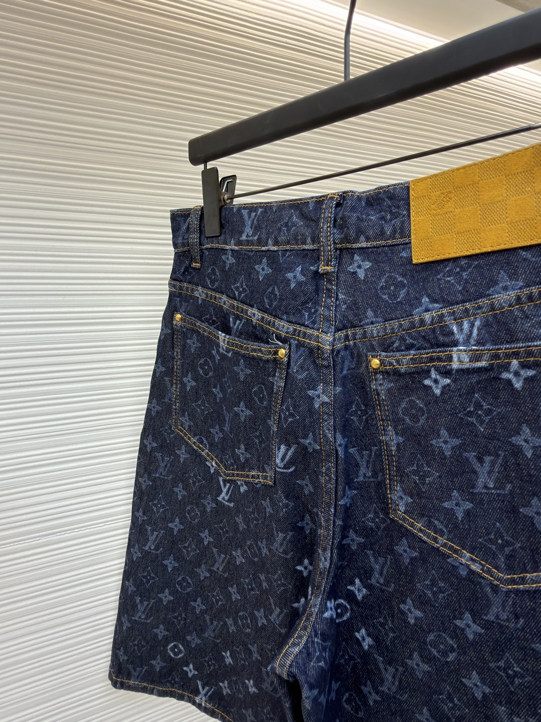 LOUIS VUITTON 字母提花渐变牛仔短裤