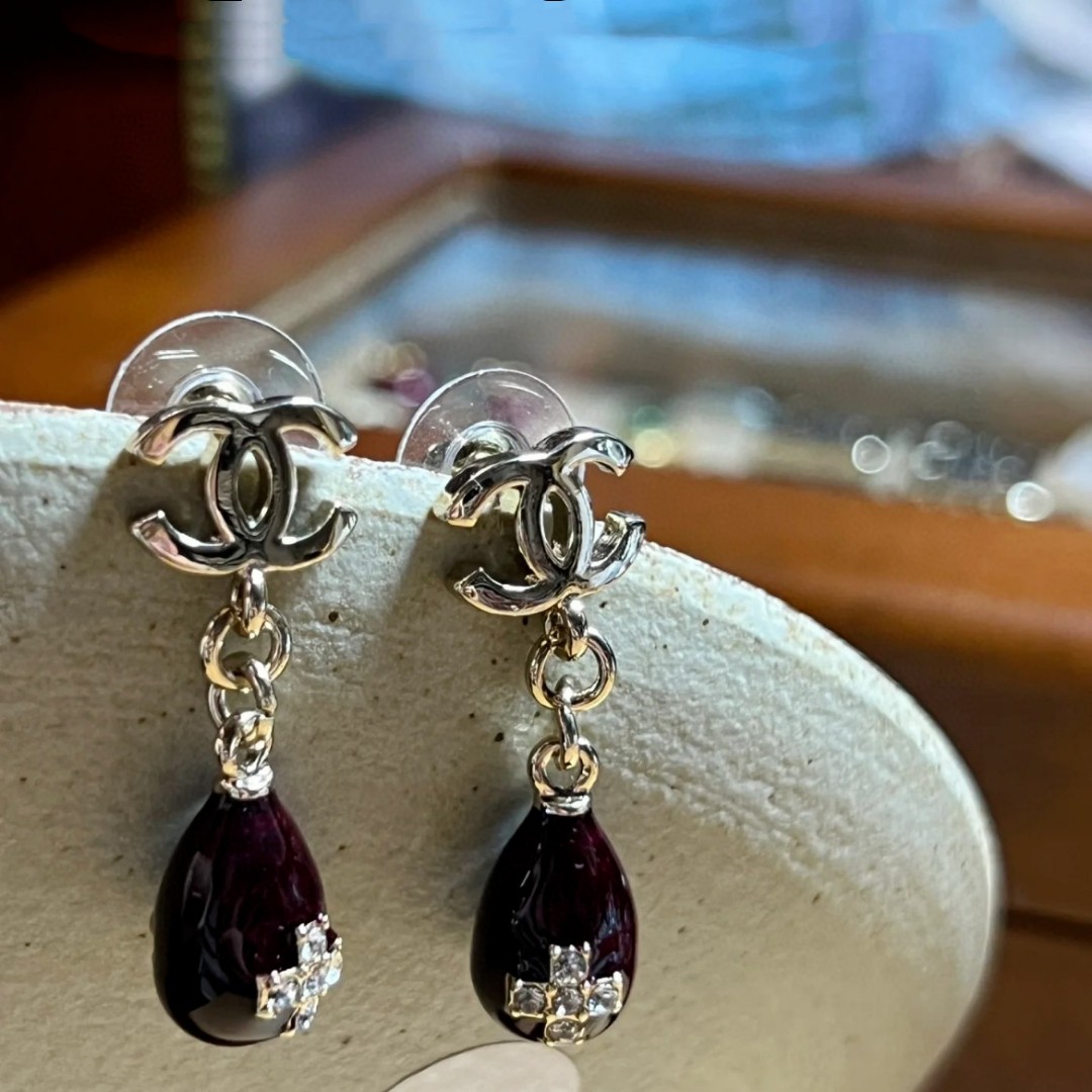 TOP CHANEL Earrings-Black