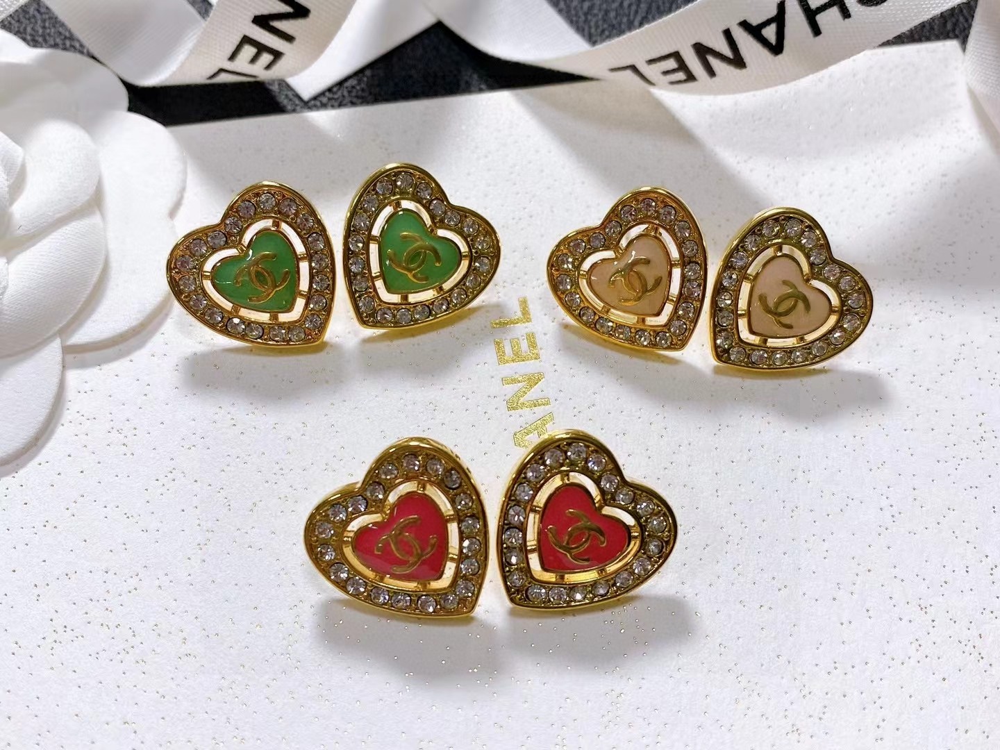 TOP CHANEL Heart Shape with Diamond Earrings - 3 colors