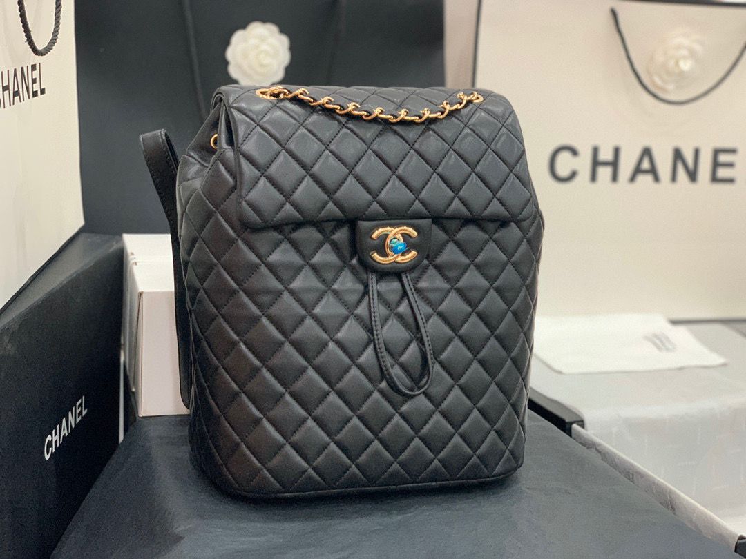 TOP CHANEL Quilted Lambskin Urban Spirit Large Backpack - Black