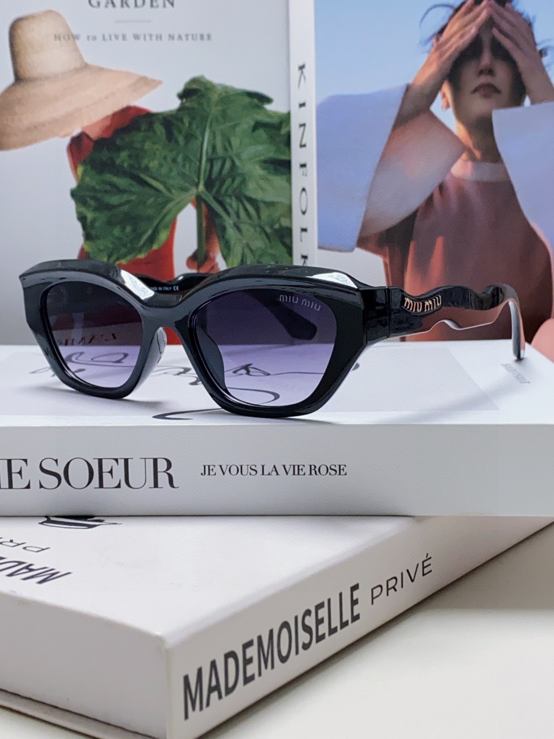 TOP Miu Miu Sunglasses - 3 Colors