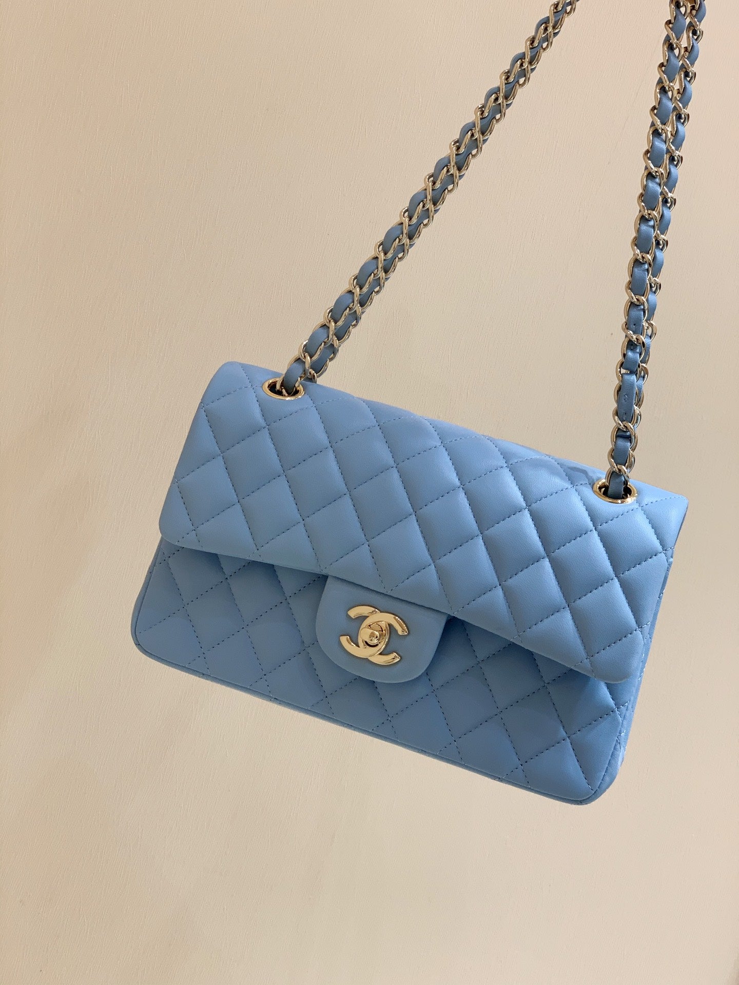 TOP CHANEL Classic Flap Bag Lambskin  23cm /25cm– Light Blue & GHW