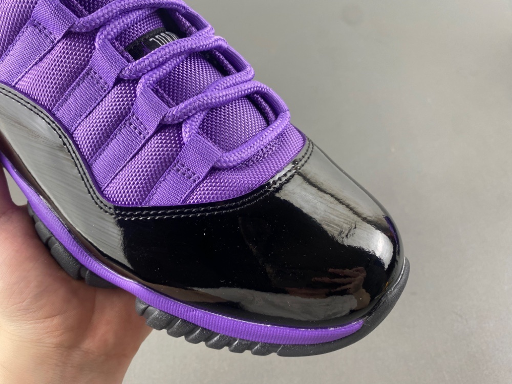 Air Jordan 11 Purplish-Black