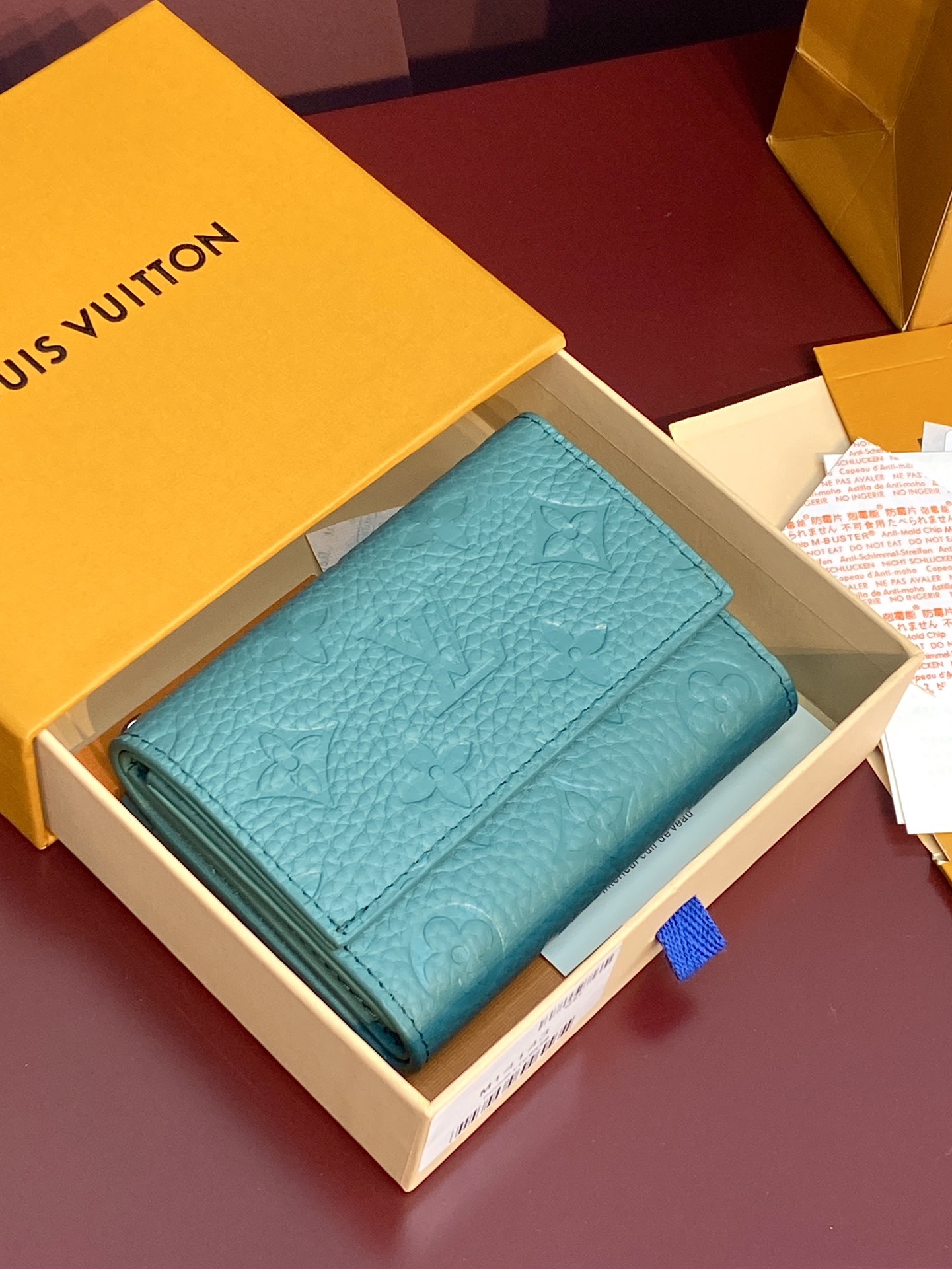 TOP Louis Vuitton LV Taurillon Leather Wallet 11*8.5*2 cm - 2 Color