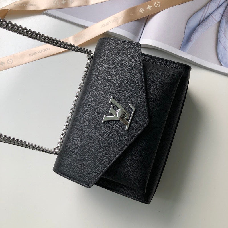 TOP Louis Vuitton LV Mylockme Chain Bag 22.5 x 17 x 5.5 cm- Black w SHW