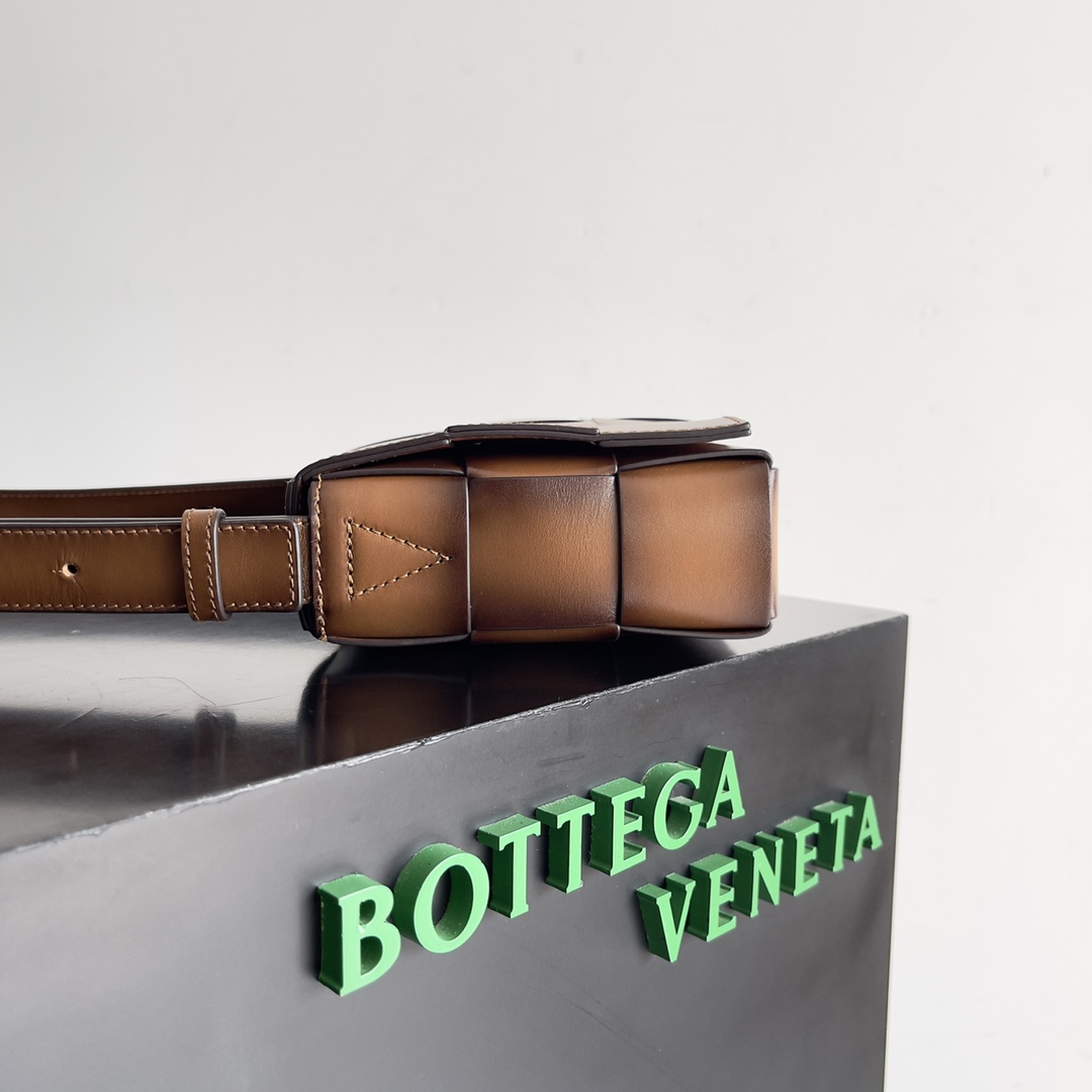 TOP Bottega Veneta Vintage Cowhide - Brown
