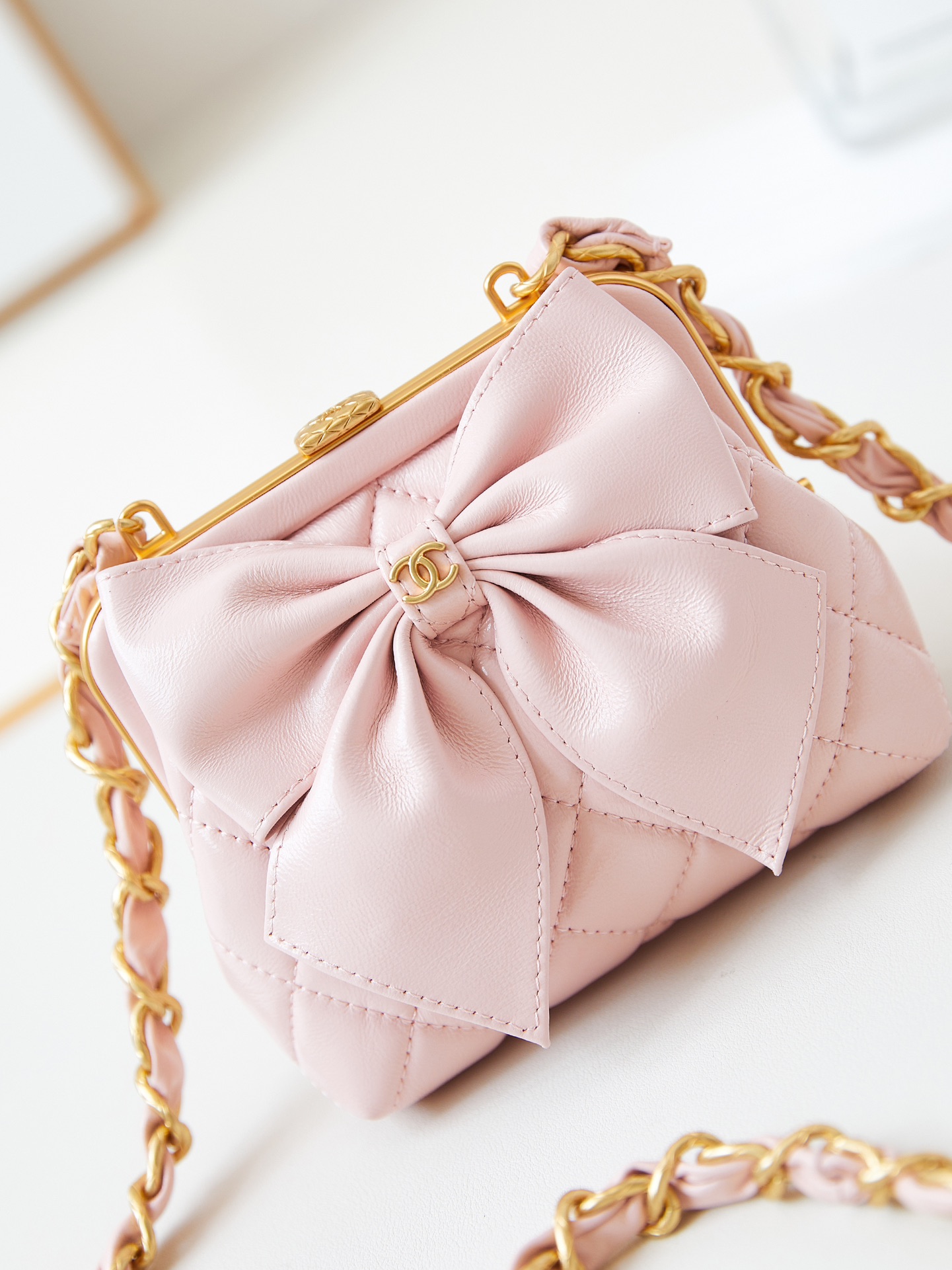 TOP CHANEL Bow Frog Clip Bag 12x13x4cm - 4 Color