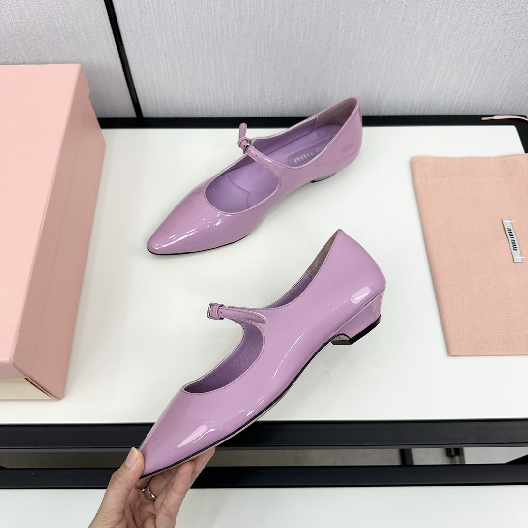 TOP Miu Miu Pointed Mary Jane Flat Shoes - 4 Color