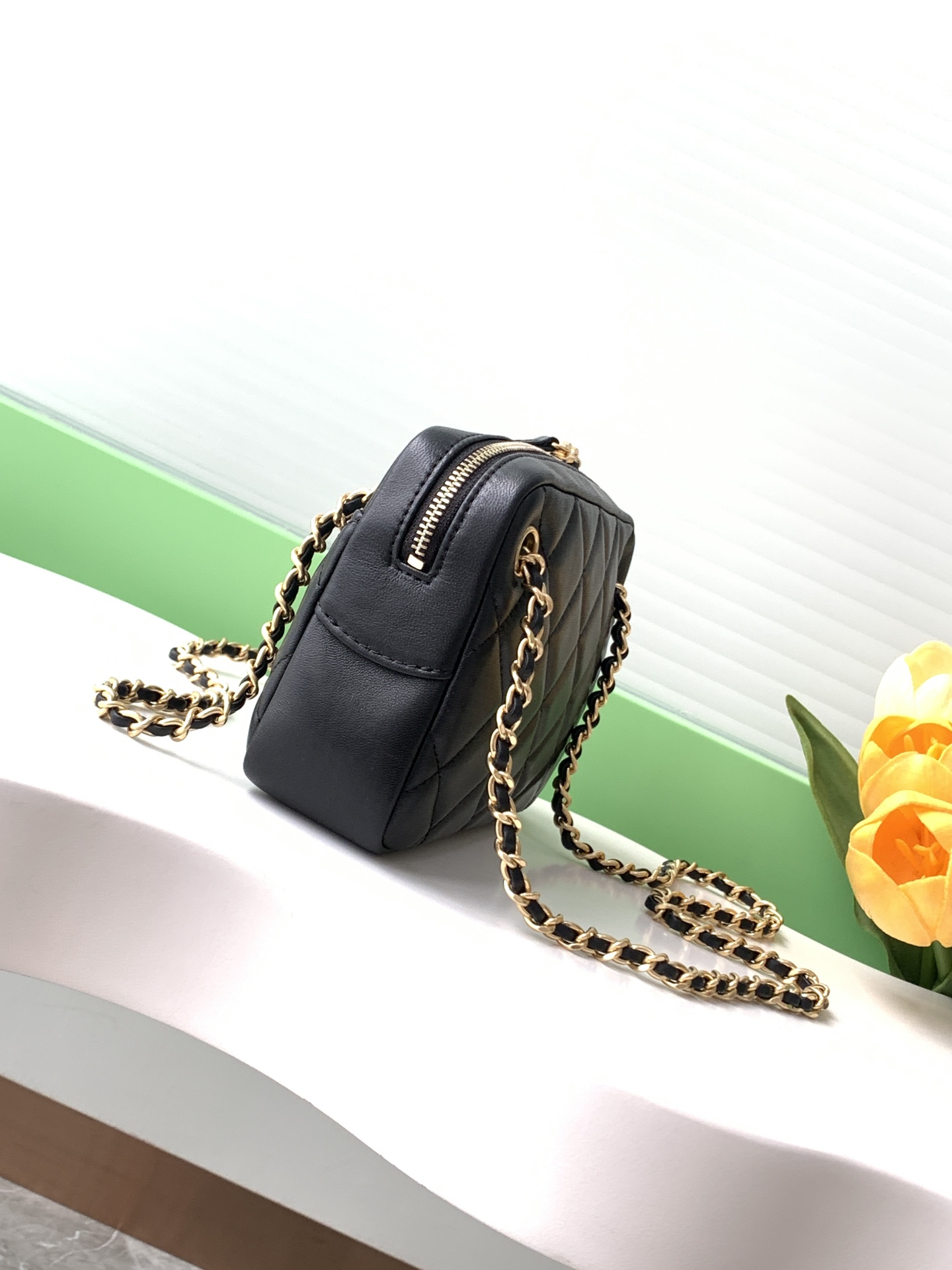 TOP CHANEL Lambskin Quilted Timeless Camera Case 12*18*7cm - Black