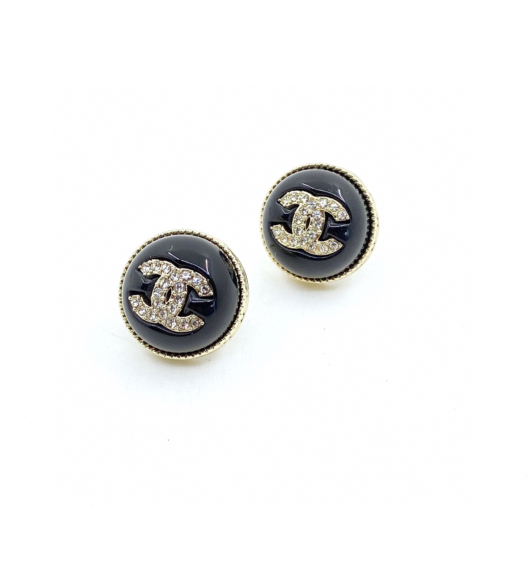 TOP CHANEL Logo Black and White Round Beanie Earrings