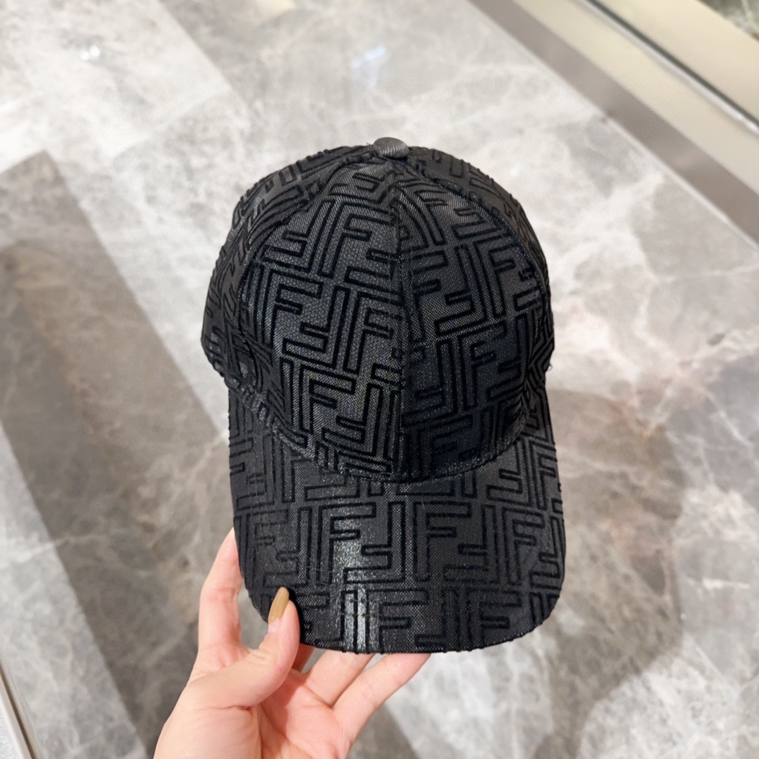 TOP FENDI Leisure Baseball Cap - Two Colors