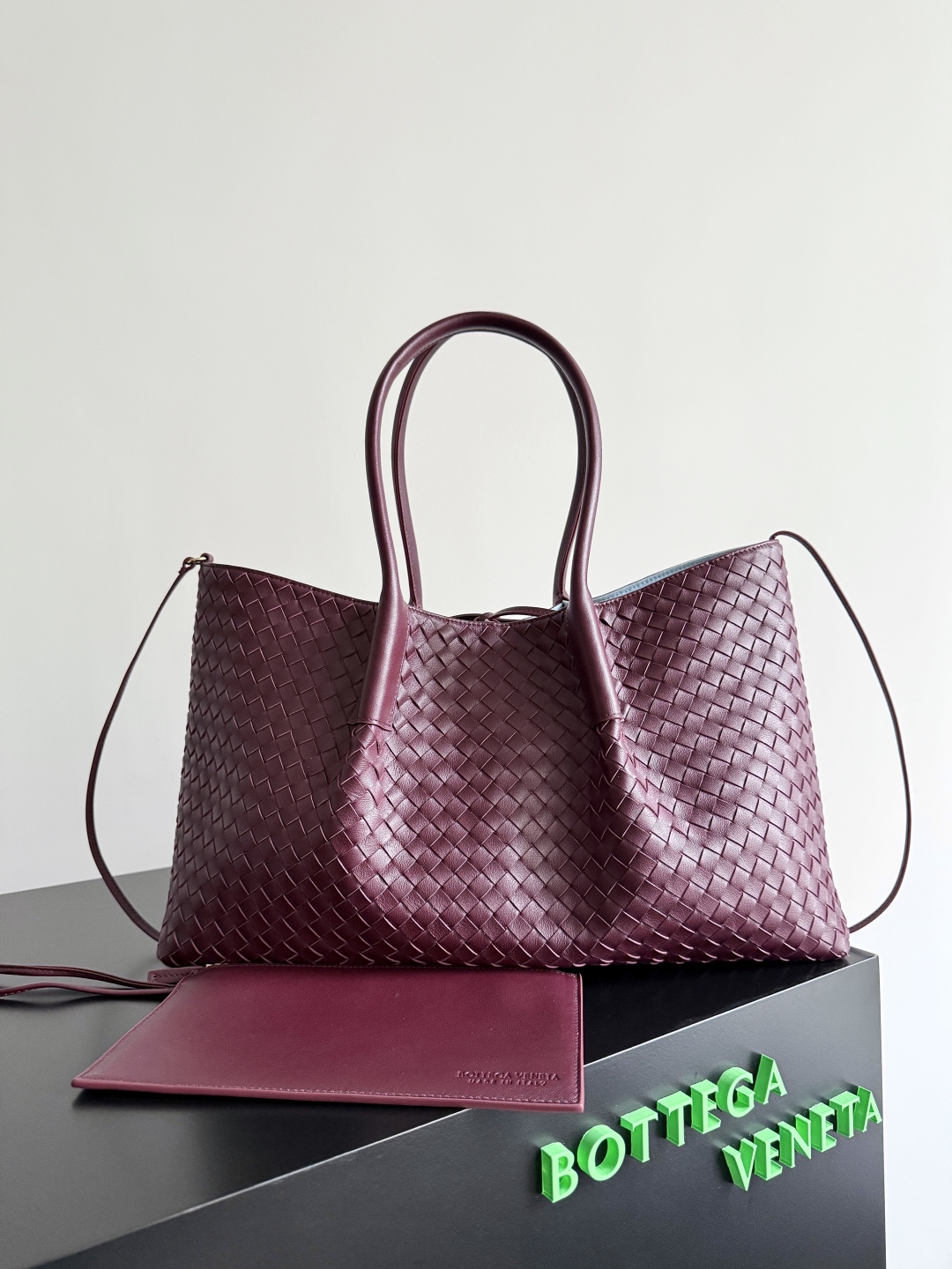 TOP Bottega Veneta BV Pinacoteca Bag 43x23x17.5cm - Red/Blue