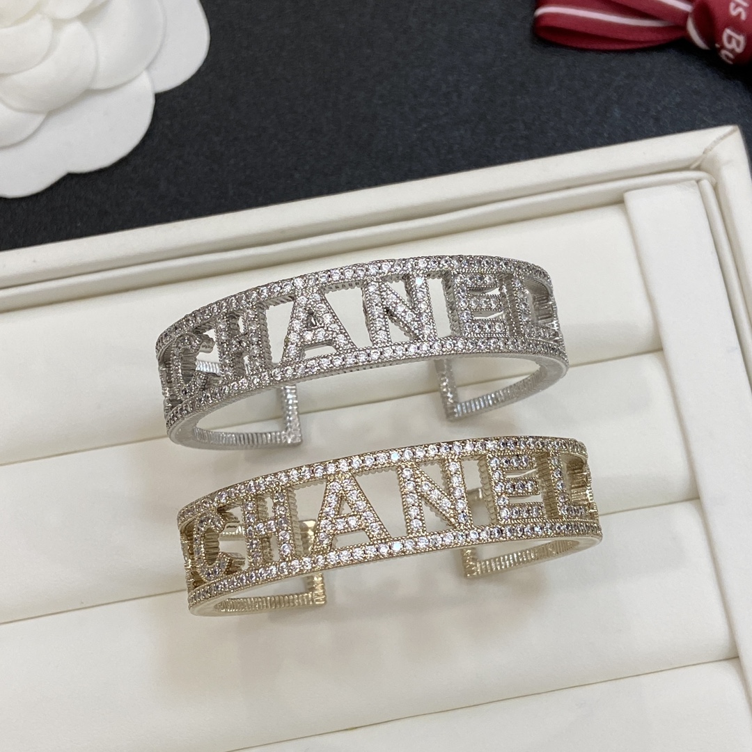 TOP CHANEL Bracelet - 2 Colors