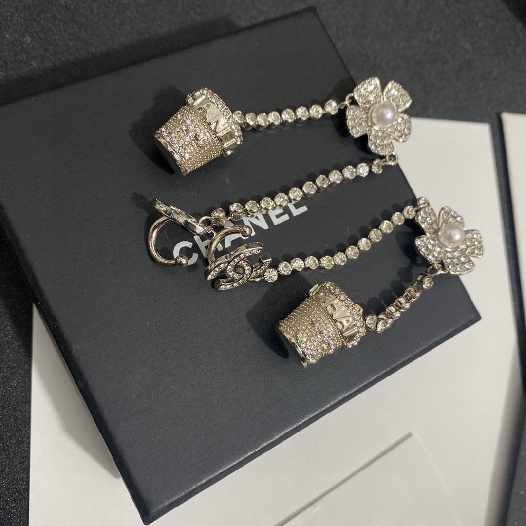 TOP CHANEL flower pot Double C Diamond Tassel Pearl Earrings - Silver