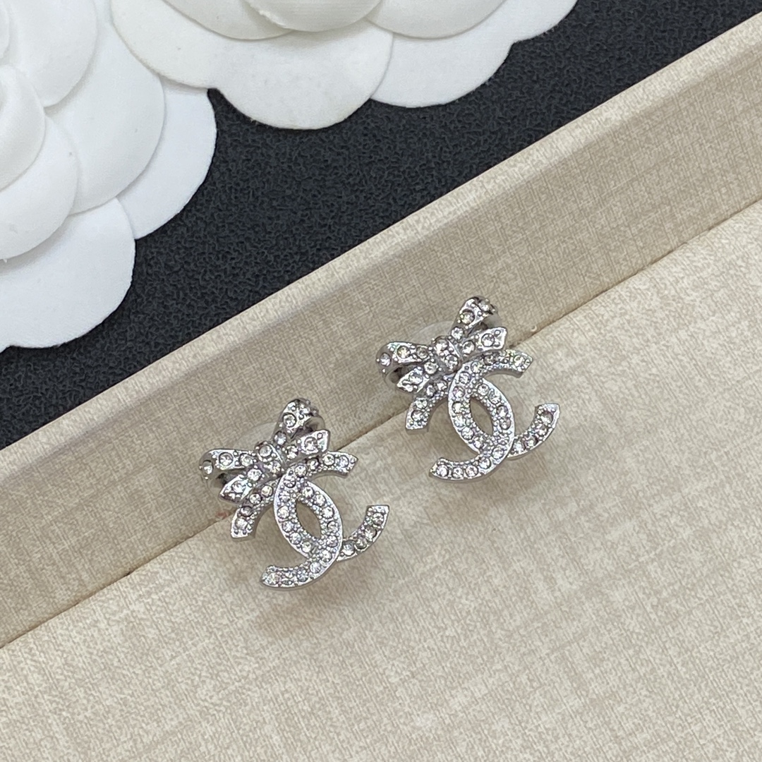 TOP CHANEL  Earrings - 2 Colors